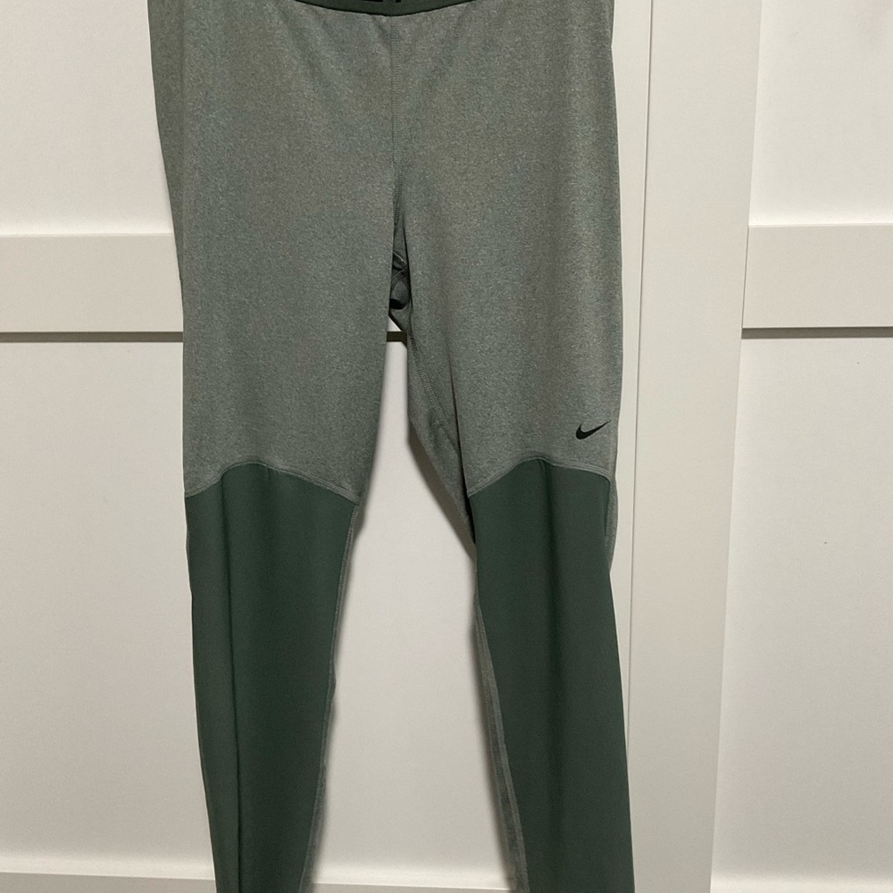 Nike Women’s Two-Tone Green Leggings